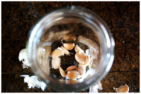 put garlic in jar