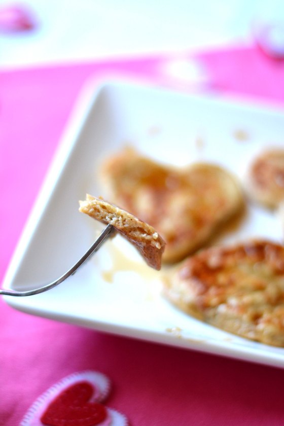 This Valentine's Day, treat your loved ones with a healthy protein packed breakfast. Start the sweet filled day right with Banana Peanut Butter Protein Pancakes hhmomma.com